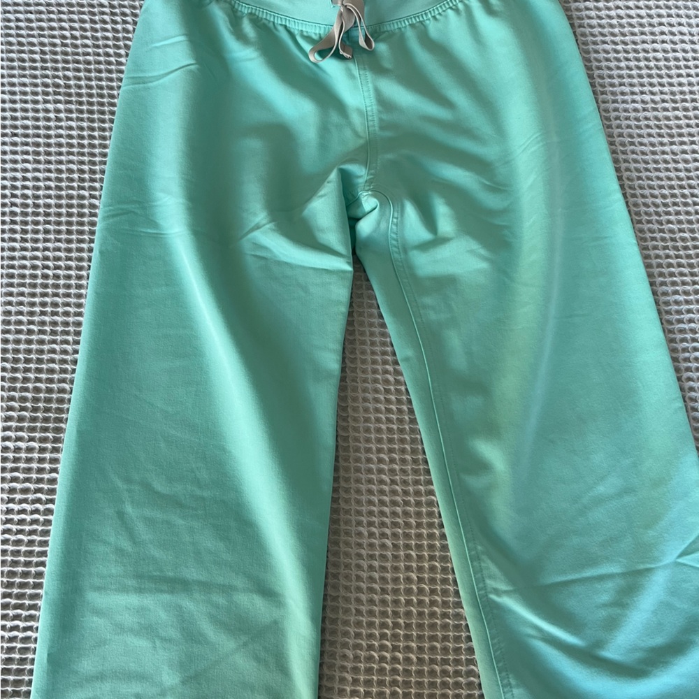 Fresh Aqua XSP Livingston scrub pants